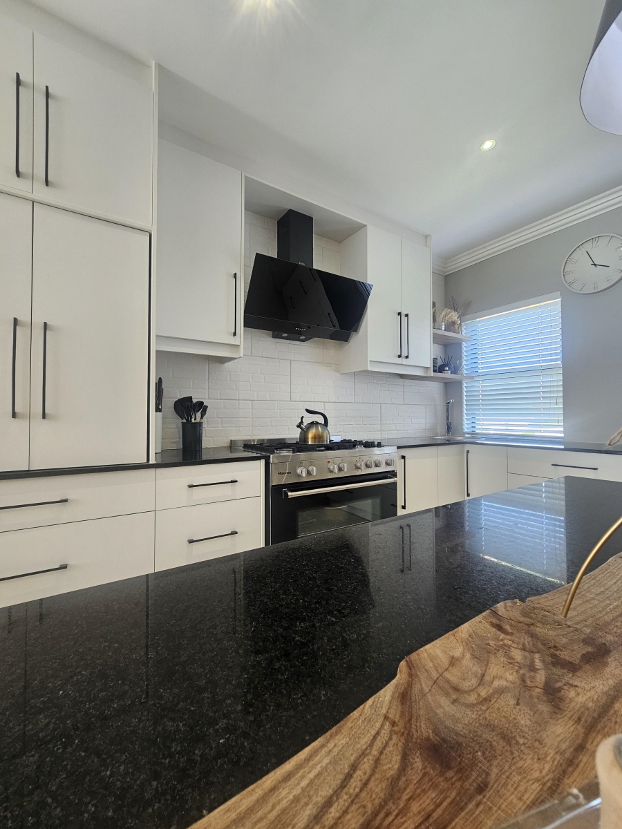 3 Bedroom Property for Sale in Brackenfell South Western Cape